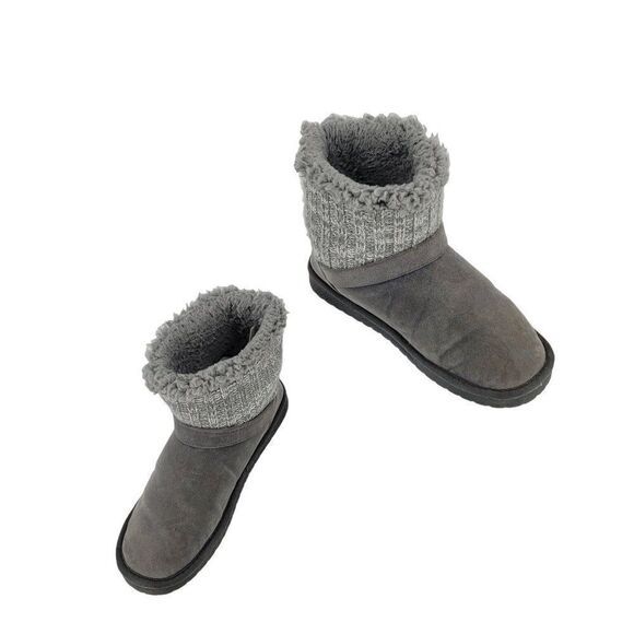 Muk Luks Boots 8 Gray Short Rib‎ Knit Double Buckle Vegan Faux Suede Pull On - Picture 11 of 11